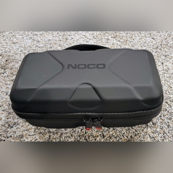 NOCO Boost XL GB50 1500A 12V portable lithium battery jump starter New - Picture 3 of 11
